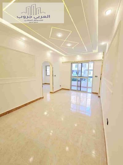 Apartment for sale in Al Nakheel beach in the heart of the commercial markets, excellent location, all services included