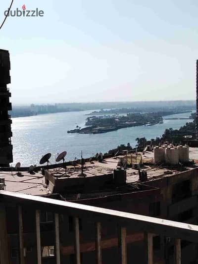 شقه مفروشه في المعادي بجوار فندق المعادي والكورنيش وأكاديمية السدات غرفتين نوم وريسبشن ٢حمام مطبخ بلكونه علي النيل مباشر مكيفه بالكامل يوجد تلفون ارضي ونت