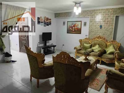 شقه للايجار المفروش شارع 77العمومي خطوات لنادي المعادي وميدان سواريس قريب لشارع 9موقع مميز وراقي