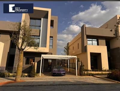 باطلالة خيالية فيلا فاخرة بحري بالكامل للبيع District 5 التجمع - القاهر ة الجديدة