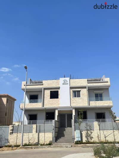 شقه لقطه من المالك بالوكيشن ممتاز في الحي التاسع الشيخ زايد تاني نمره من البستان , دقائق لواصله دهشور و اسبانا بلازا و مول ذا جيت , دور تاني اسانسير