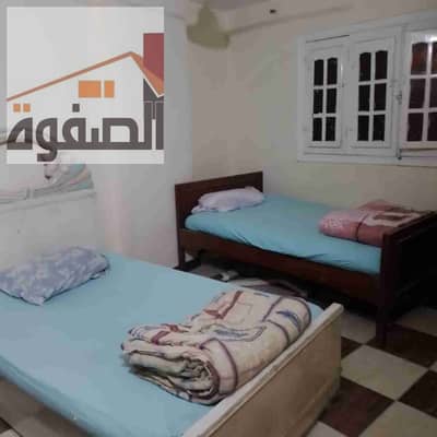 شقه للايجار المفروش المعادي شارع ٧٧خطوات لنادي المعادي وميدان سواريس وقريب للمترو والمواصلات والخدمات