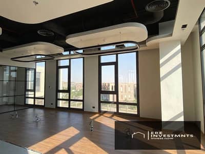 For rent at the lowest price and with the largest space, an administrative office ready for immediate occupancy in the most prestigious location in Di