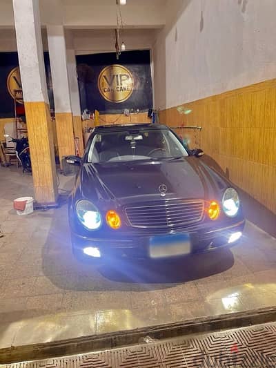 Mercedes-Benz E240 2005