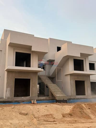 Semi-finished penthouse-Prime Location in V-Levels