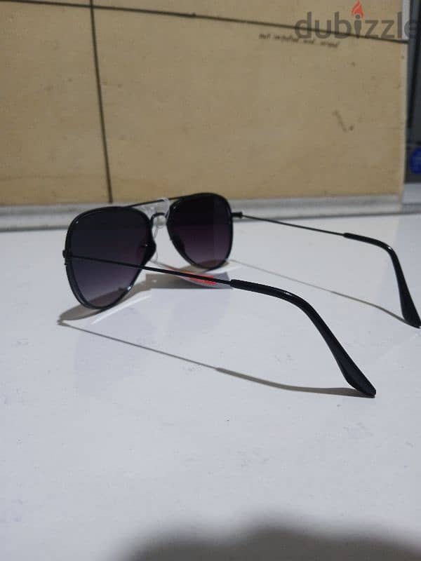 Boy pin sun glasses 1