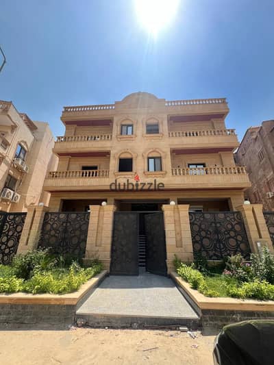 شقة راقية جدا مفروشة للبيع بالياسمين 6 قريبة من التسعين الشمالي/NEW CAIRO
