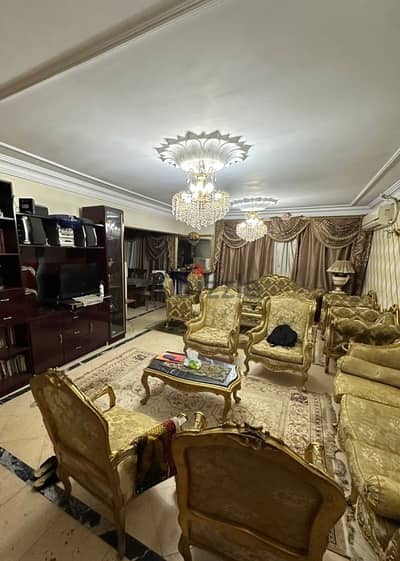 من المالك . . شقة مفروشة  سوبر لوكس ١٧٠ متر مصر الجديده شارع أسوان