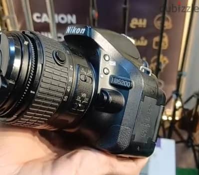 كاميرا Nikon D5200 شاتر 4000 فقط