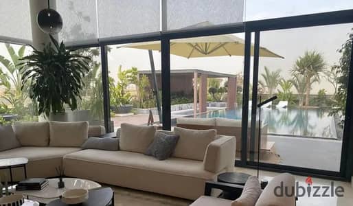 تاون هاوس للبيع في ارقي لوكيشن داخل كمبوند سوان ليك علي ڤيو لاجون في قلب التوسعات الشرقيه