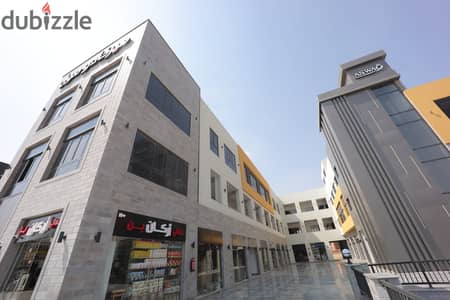 محل تجاري واجهة و له عائد ايجاري فوي 10% للبيع بميركادو مول في الشروق