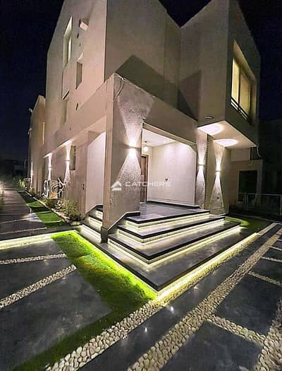 Standalone villa for quick sale directly from the owner. Immediate occupancy, fully furnished and equipped, in The Crown Palm Hills, in the heart of Z