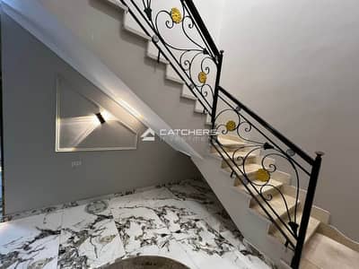 Duplex for sale, 242 sq m, ready for immediate occupancy – ultra-super deluxe finishing, in a prime location in Sheraton, near the airport and Hajjaj.