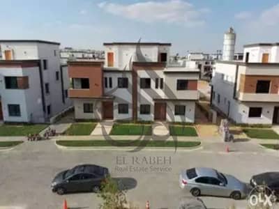 تاون هاوس كورنر للبيع في ازار 2  التجمع الخامس بمقدم و اقساط اقل من سعر السوق موقع مميز
