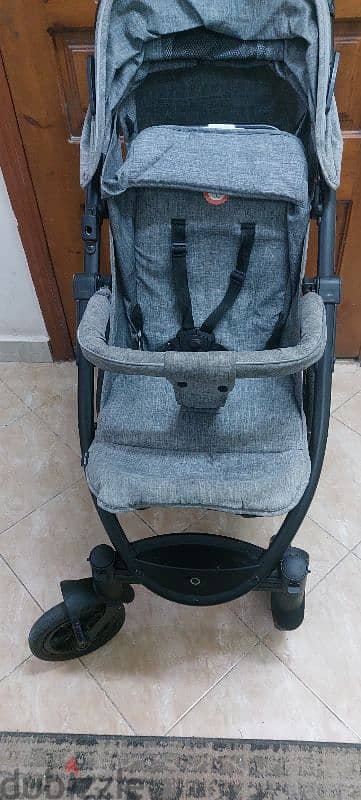 عربية أطفال (Stroller) - حالة ممتازة وشكل أنيق جداً