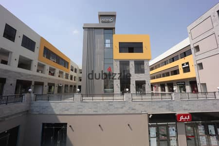 محل تجاري واجهة للبيع بعائد مضمون من لحظة استلامك بمول ميركادو في مدينة الشروق
