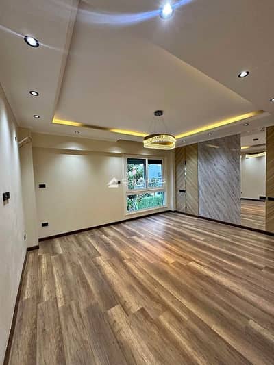 Apartment for sale, finished, ready for immediate occupancy, in the Fifth Settlement, in the heart of the Golden Square, near the American University,
