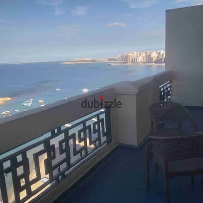 شقة للايجار مفروش200م بميامي عالبحر مباشر3نوم4Rق 2حمام تراااس كبييير