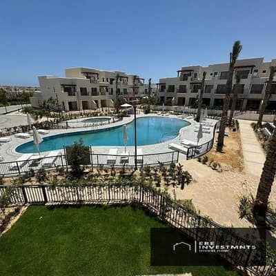 Middle townhouse directly on the lagoon for sale, super deluxe finishing in Marassi (Riva) at the lowest price currently on the market.