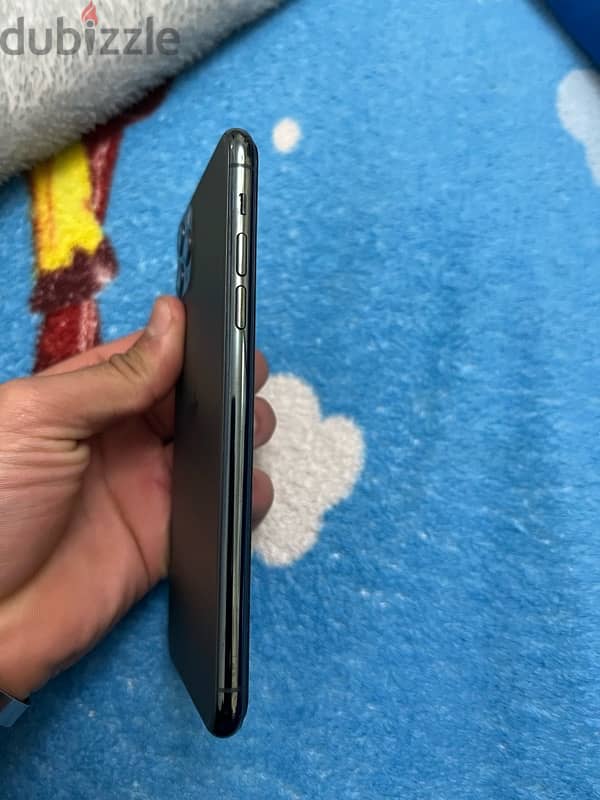 iPhone 11pro max 256 4