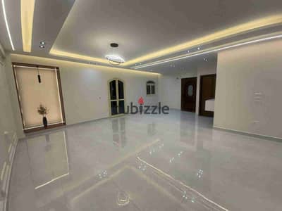شقه للبيع تشطيب vip بارقي احياء ٦ اكتوبر الحي الاول مجاوره سابعه خطوات لجامعه msa ونادي وادي دجله ومركز السلامه الطبي مساحه ٢٠٠ متر الدور التاني اسانسير واجهه بحريه مقسمه الي ٣ غرف وريسبشن و٢ حمام ومطبخ تشطيب سوبر لوكس اول سكن