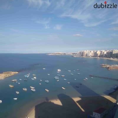شقة للايجار200م مكيفة مفروش عالبحر مباشر بميامي فيو للبحر والكورنيش