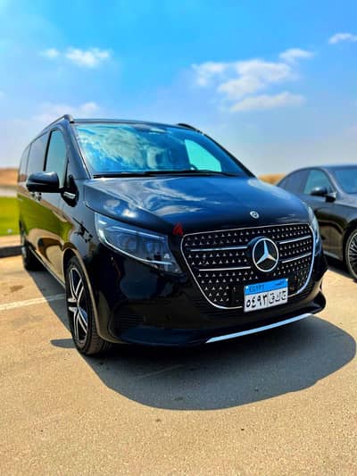 مرسيدس فيانو 2026 للايجار بسائق او بدون -Mercedes V300 For Rent