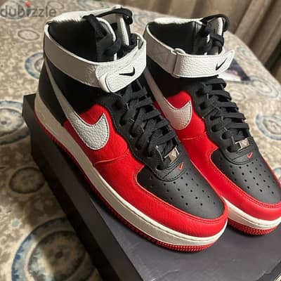 Nike Air Force 1 High '07 LV8 (42 EUR)