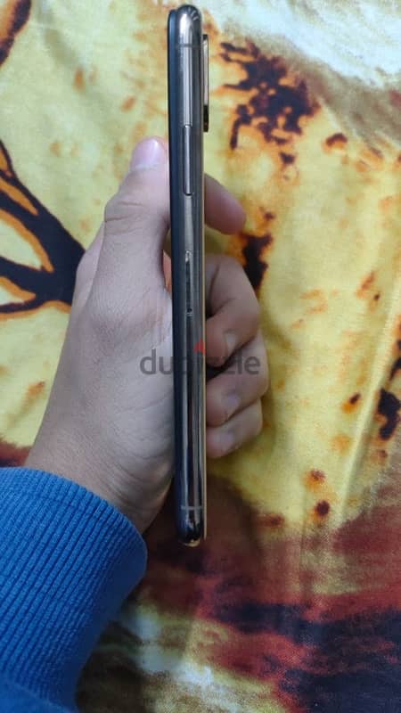 iPhone XS 3