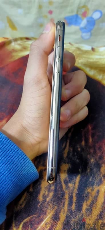 iPhone XS 4