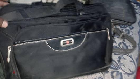 حقيبة   سويسرى  للاب توب  والمستندات