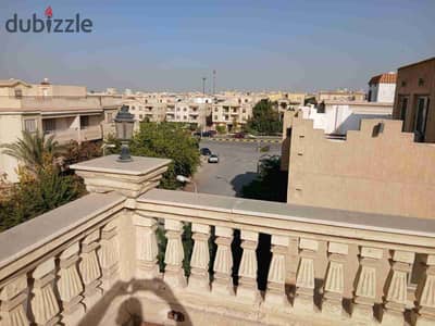 ستوديو مفروش 70م للإيجار بفيلا بالحي الرابع قرب مجمع المحاكم. غاز طبيعي، مطبخ كامل، خصوصية تامة بالروف. موقع حيوي وقريب من كافة الخدمات بالتجمع