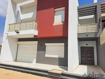 Modern villa corner for sale in the fifth phase near South Park and The Strip, model I, fully finished and garage for two cars – Madinty