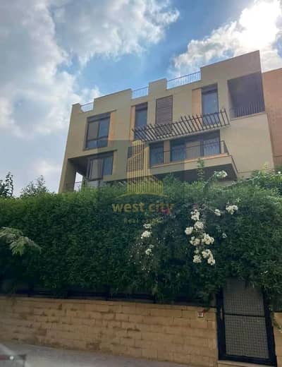 Upper duplex for sale in sodic westown Semifinished