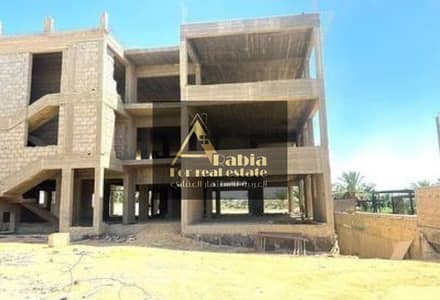 قصر فاخرة للبيع صف اول جولف في قطامية ديونز