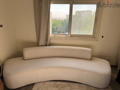كنبة بيچ  و كرسيين شيك مودرن