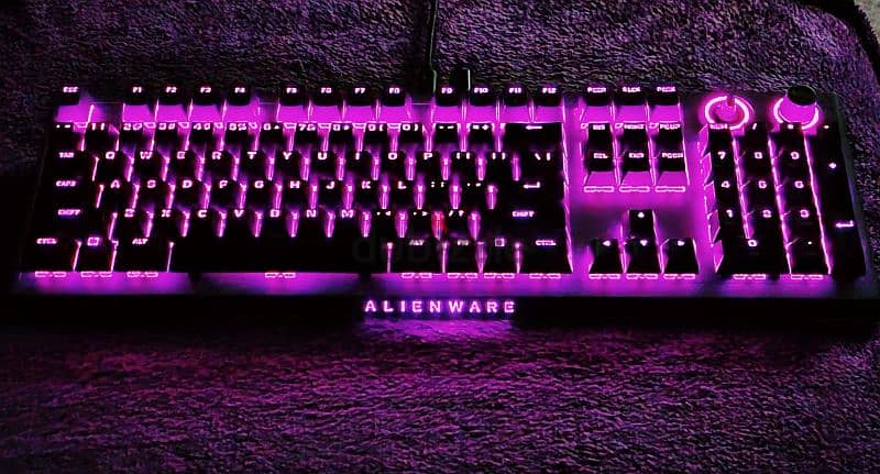 Alienware AW920K Wireless Gaming Mechanical Keyboard 3