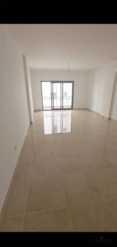 Semi-furnished apartment for rent in Fifth Square Compound Semi-furnished apartment for rent in Fifth Square Compound