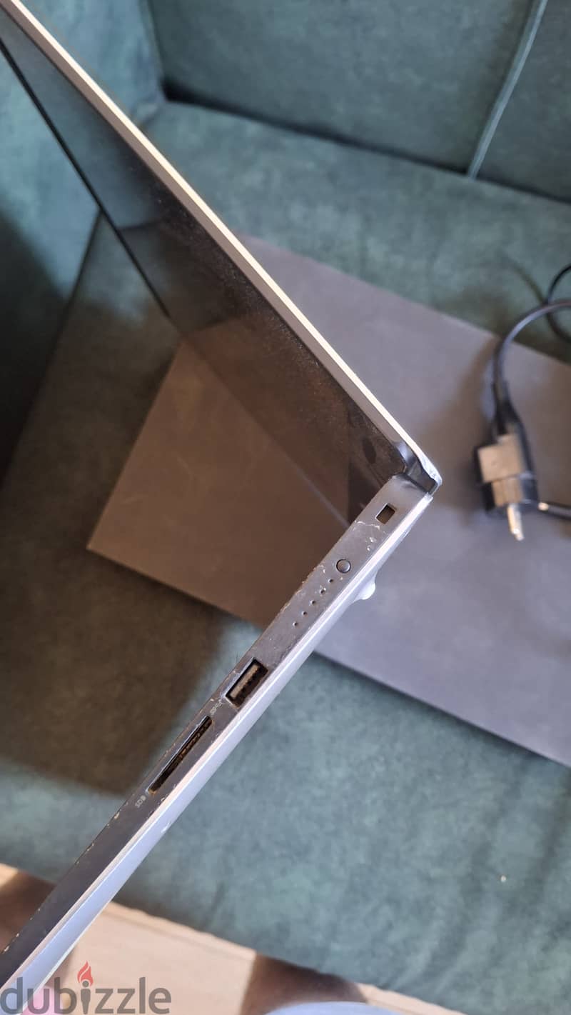 Dell XPS 9570 3
