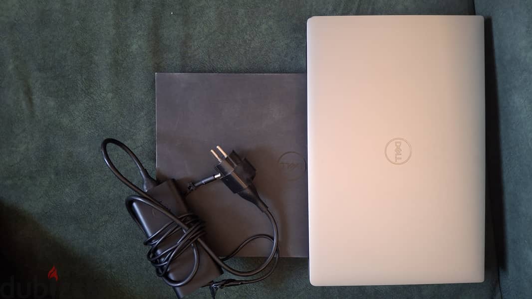 Dell XPS 9570 10