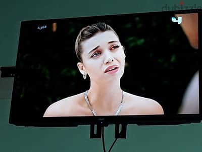 شاشه 32بوصه ماركه ATAبحاله ممتازه بمشتملاتها بلكارتونه بلفل