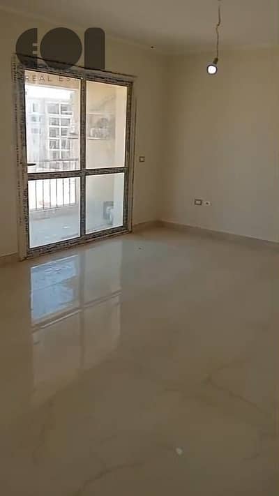شقة للايجار اول سكن في كمبوند سراي بموقع مميز علي ال hub مباشرة