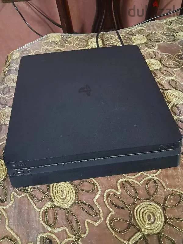 ps4 slim 500giga and ps4 games