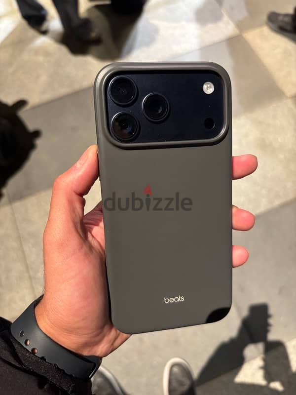iPhone 17 pro max 265 3