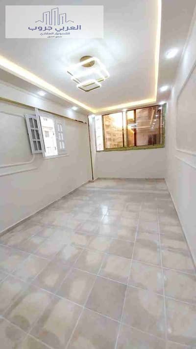 شقه  للبيع في الإسكندرية شاطئ النخيل  بجوار شارع الرئيسي موقع سكني ممتاز شامل الخدمات