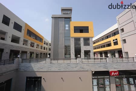 محل تجاري بالدور الأرضي للبيع بميركادو مول