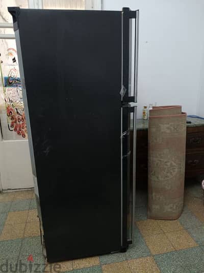 ثلاجة شارب