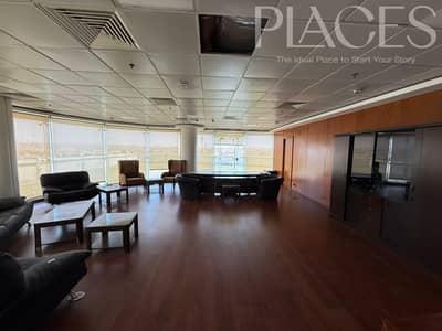 Office for rent in a prime location on North 90th Street, with an area of 934 m², fully finished, offering a professional work environment, and close