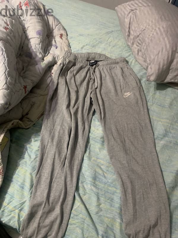 Nike grey sweatpants 2
