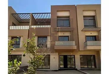 اقل سعر تاون 3 نوم للبيع في كمبوند ديستركت 5 مراكز التجمع القاهرة الجديدة Townhouse sale District 5 Marakez